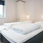 6 Bedroom In