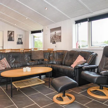 6 Bedroom In Casa vacanze Vejers Strand