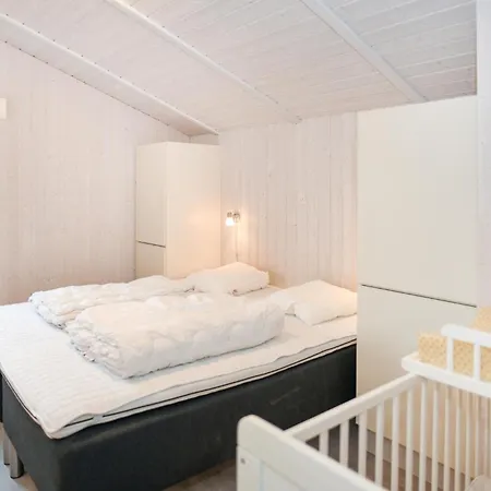 Stunning Home In Vejers Strand *
