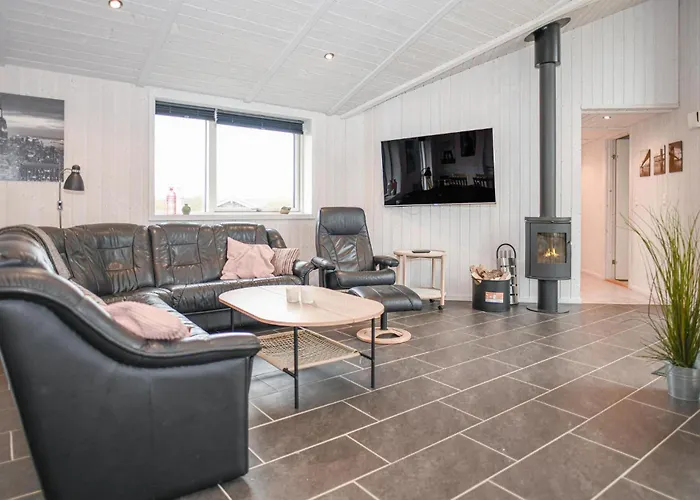 6 Bedroom In Casa vacanze *